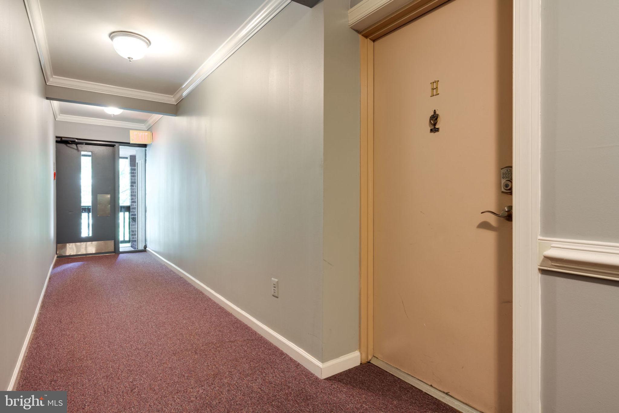 5804 Royal Ridge Drive, Unit H Springfield, VA 22152 - Photo 6 of 48 Hall Way
