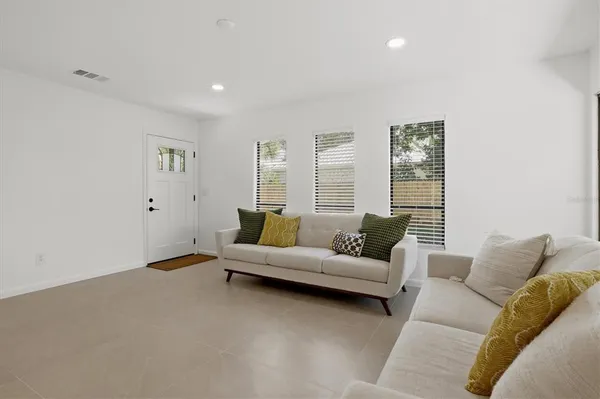 $2,650 | 3663 Egerton Circle, Sarasota, FL 34233