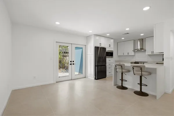$2,650 | 3663 Egerton Circle, Sarasota, FL 34233