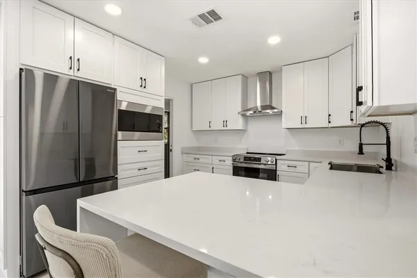 $2,650 | 3663 Egerton Circle, Sarasota, FL 34233