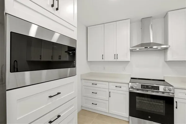 $2,650 | 3663 Egerton Circle, Sarasota, FL 34233