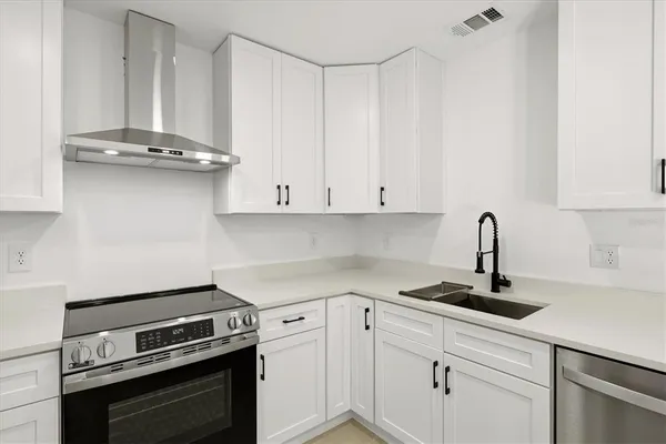 $2,650 | 3663 Egerton Circle, Sarasota, FL 34233
