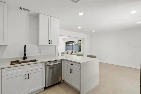 $2,650 | 3663 Egerton Circle, Sarasota, FL 34233