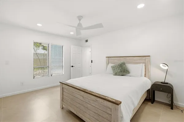 $2,650 | 3663 Egerton Circle, Sarasota, FL 34233