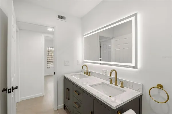 $2,650 | 3663 Egerton Circle, Sarasota, FL 34233