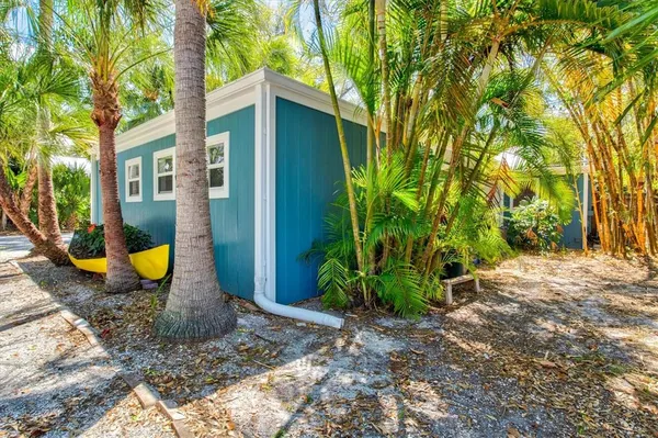 $2,650 | 3663 Egerton Circle, Sarasota, FL 34233