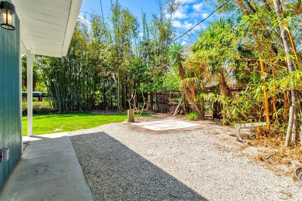 $2,650 | 3663 Egerton Circle, Sarasota, FL 34233