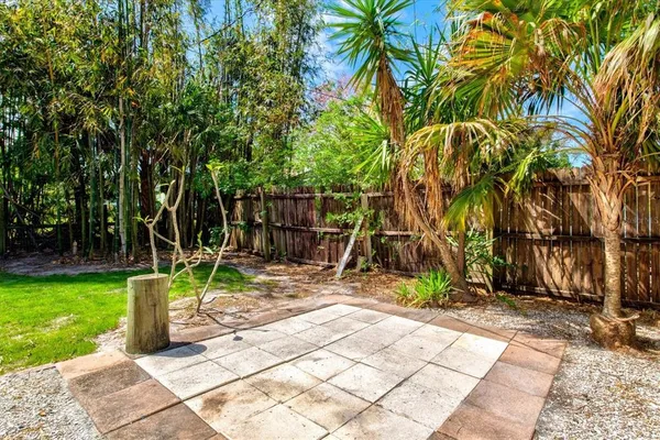 $2,650 | 3663 Egerton Circle, Sarasota, FL 34233