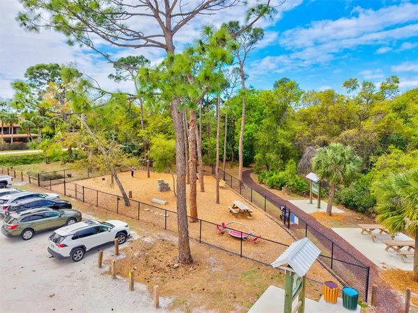 $2,650 | 3663 Egerton Circle, Sarasota, FL 34233