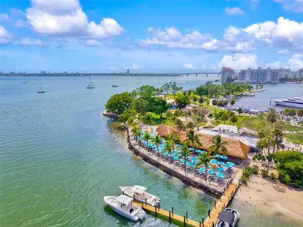 $2,650 | 3663 Egerton Circle, Sarasota, FL 34233