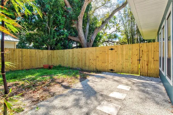 $2,650 | 3663 Egerton Circle, Sarasota, FL 34233