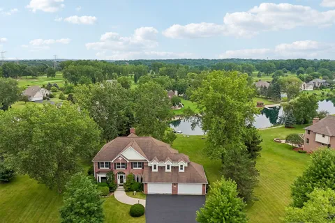 $679,000 | 2203 Crystal Way, Crystal Lake, IL 60012