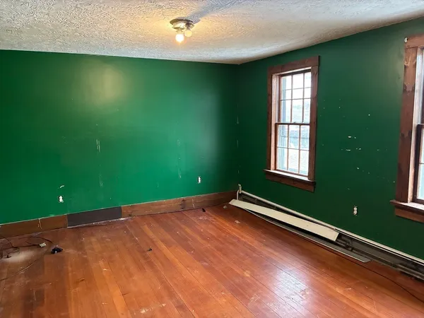 $375,000 | 28 Curtis Hill Road, Charlton, MA 01507