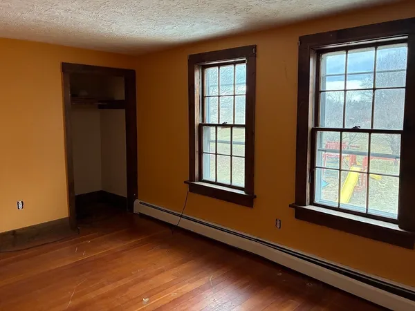 $375,000 | 28 Curtis Hill Road, Charlton, MA 01507