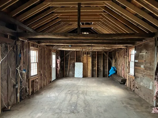 $375,000 | 28 Curtis Hill Road, Charlton, MA 01507