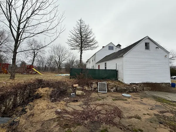 $375,000 | 28 Curtis Hill Road, Charlton, MA 01507