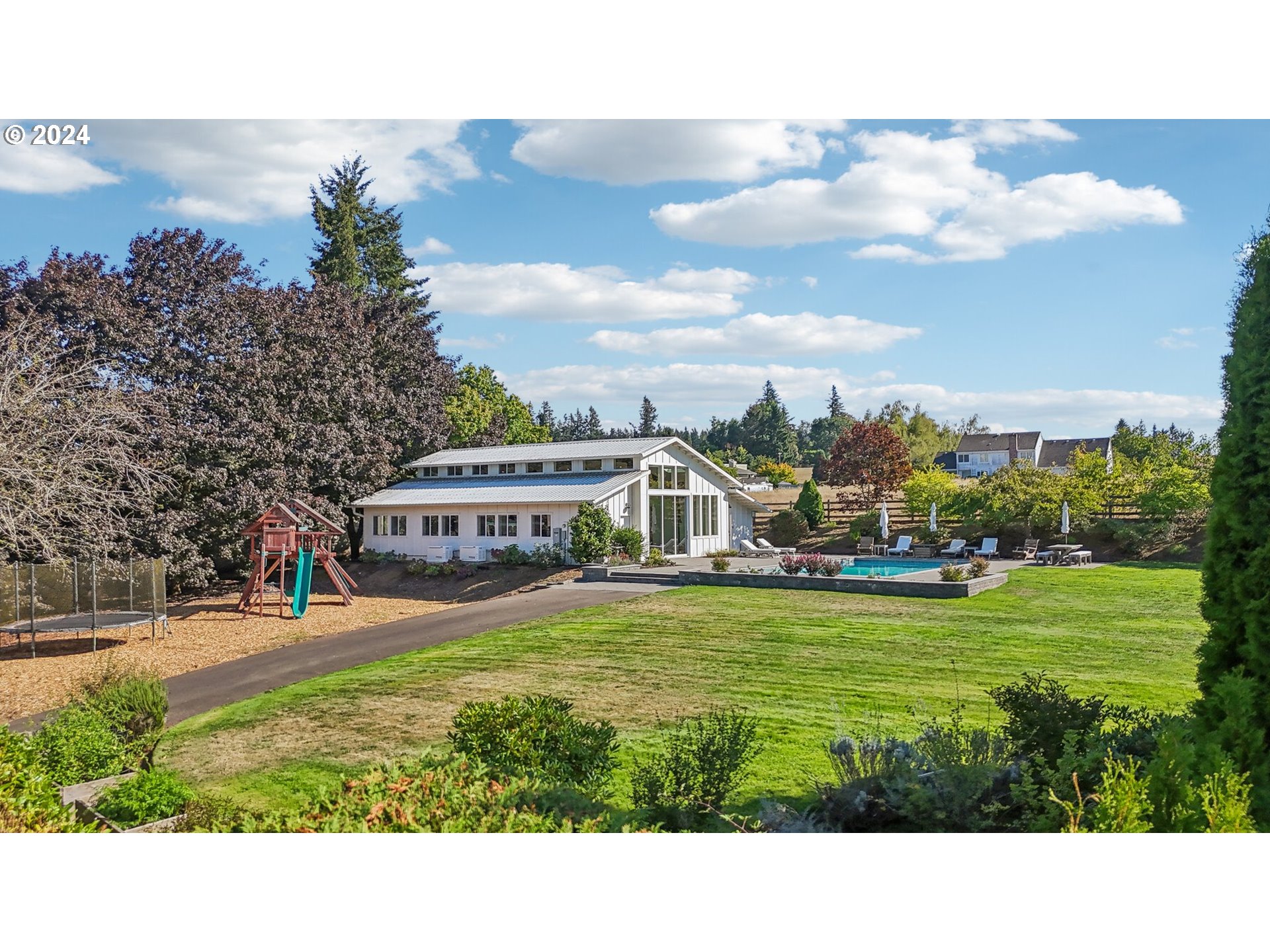 21998 Southwest Stafford Road Tualatin, OR 97062 - Photo 46 of 48 Gallery Image 46