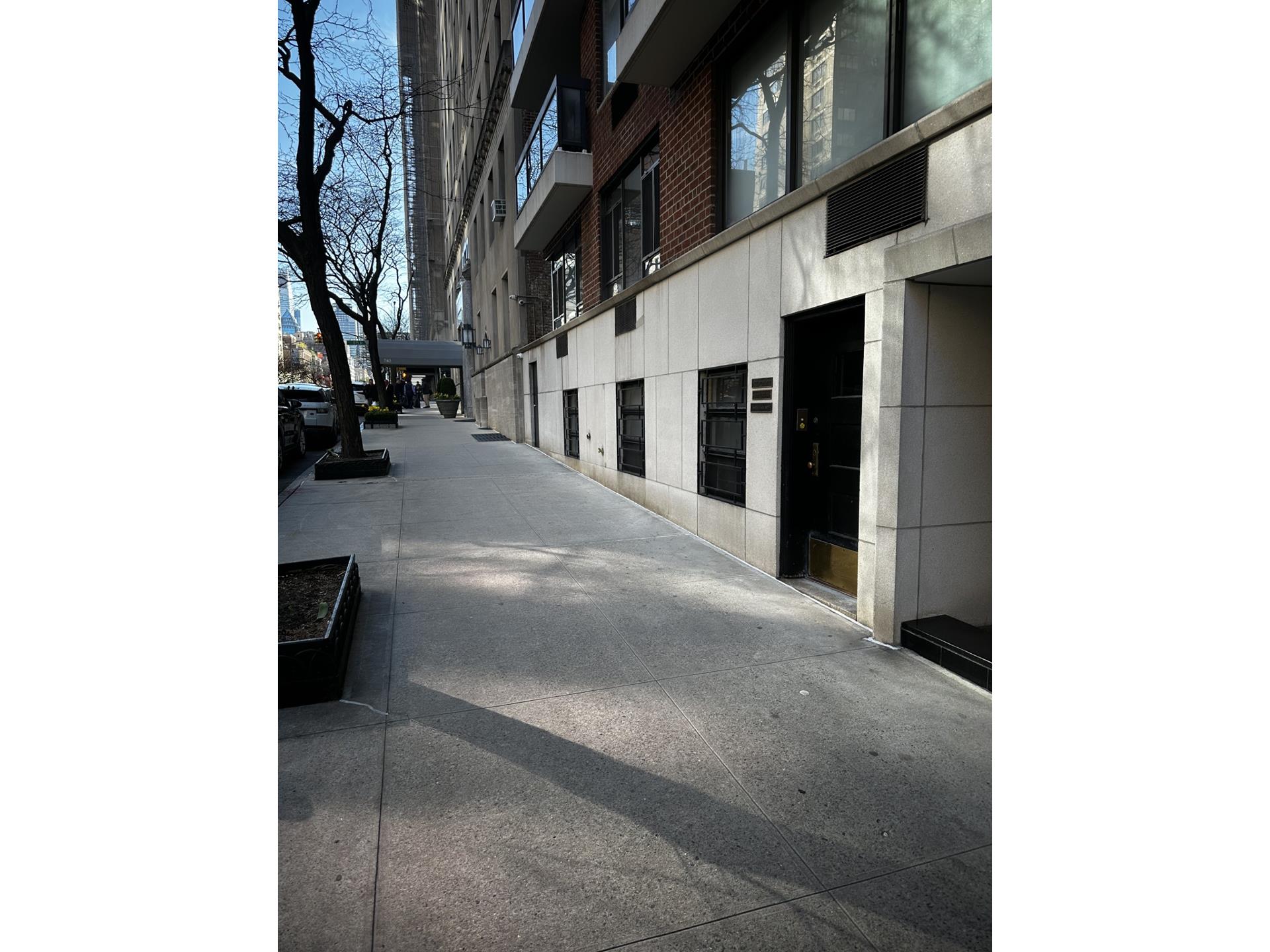 750 Park Avenue, Unit 1C Manhattan, NY 10021 - Photo 2 of 13 a view of a street with building