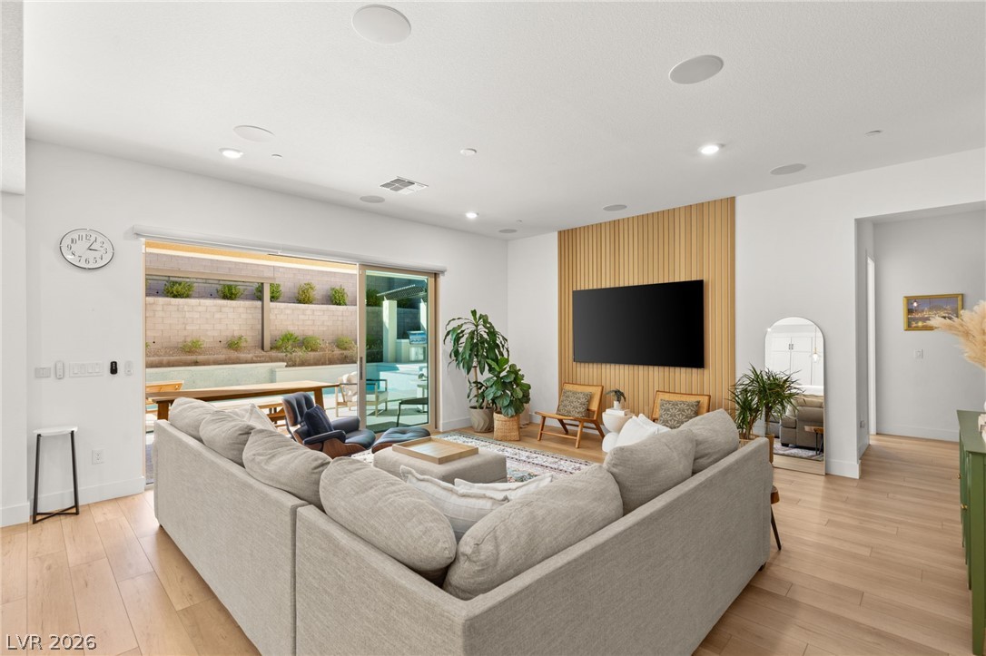 237 Wilson Rdg Street Las Vegas, NV 89138 - Photo 8 of 59