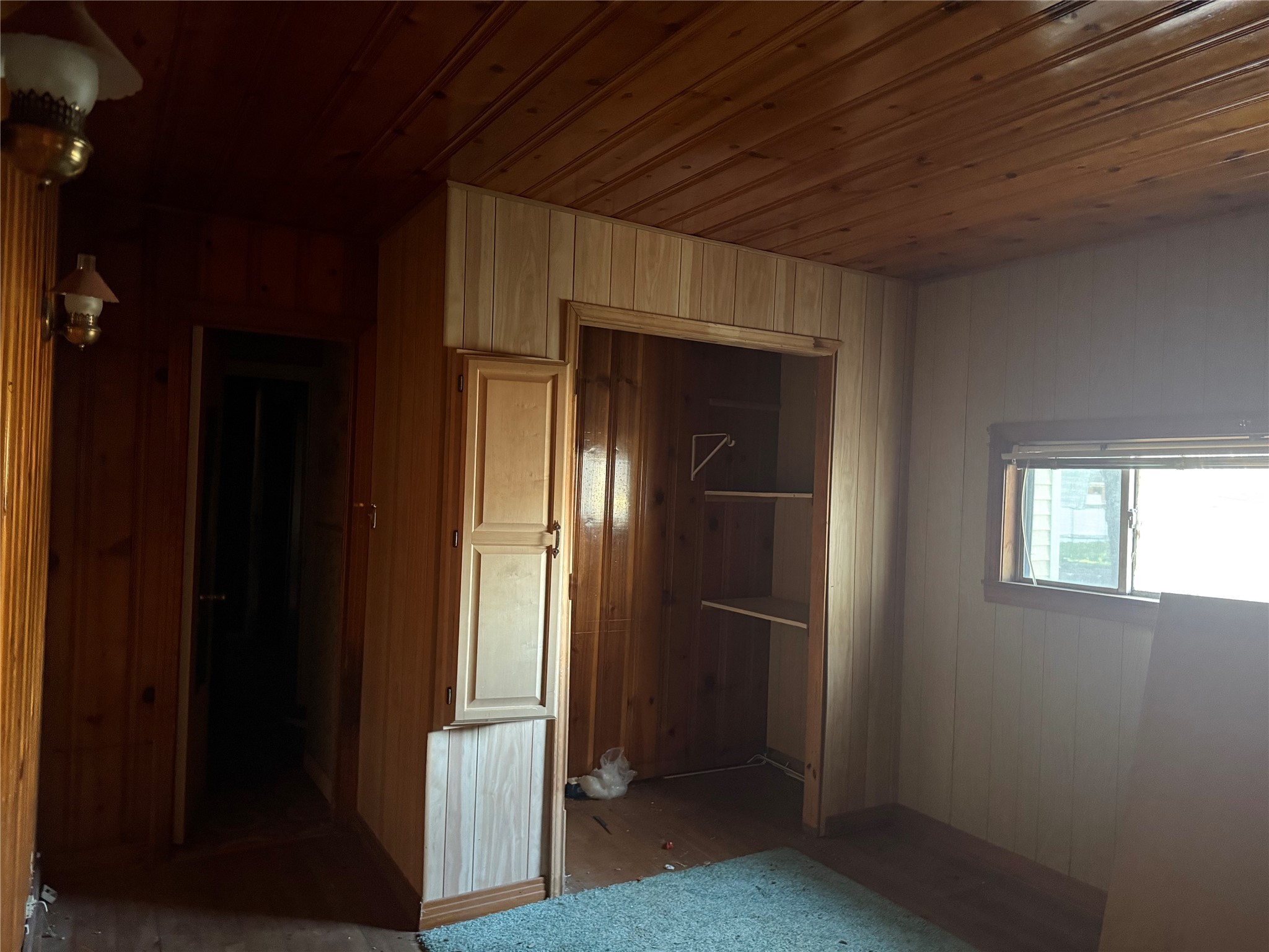 815 Brooks Avenue Rosenberg, TX 77471 - Photo 5 of 7 an empty room with windows