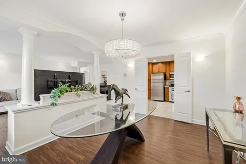 $369,900 | 7425 Democracy Boulevard, Unit 8, Bethesda, MD 20817