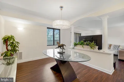 $369,900 | 7425 Democracy Boulevard, Unit 8, Bethesda, MD 20817