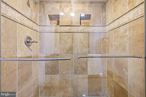 $369,900 | 7425 Democracy Boulevard, Unit 8, Bethesda, MD 20817