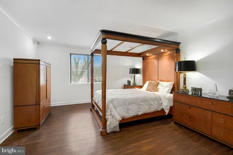 $369,900 | 7425 Democracy Boulevard, Unit 8, Bethesda, MD 20817