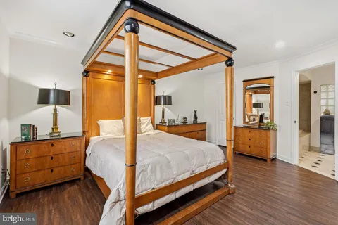 $369,900 | 7425 Democracy Boulevard, Unit 8, Bethesda, MD 20817