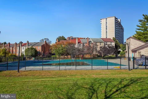 $369,900 | 7425 Democracy Boulevard, Unit 8, Bethesda, MD 20817