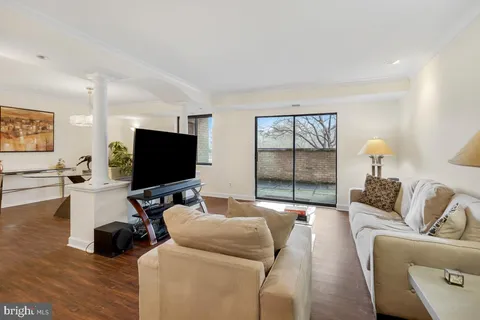 $369,900 | 7425 Democracy Boulevard, Unit 8, Bethesda, MD 20817