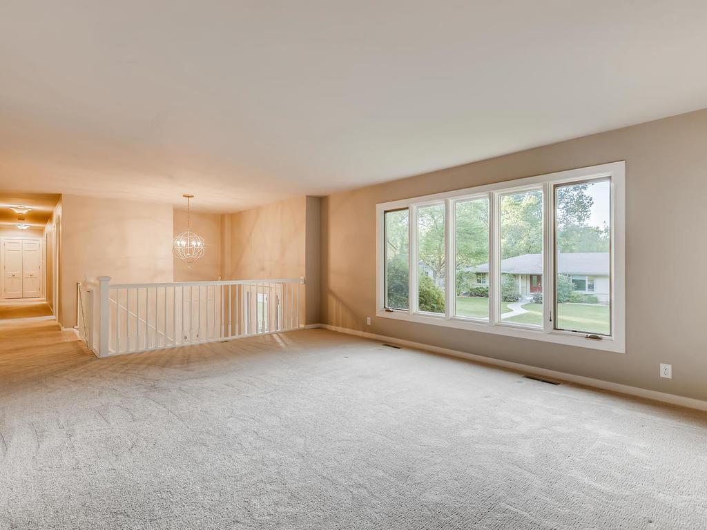 9801 Oak Ridge Trail Minnetonka, MN 55305 - Photo 3 of 27