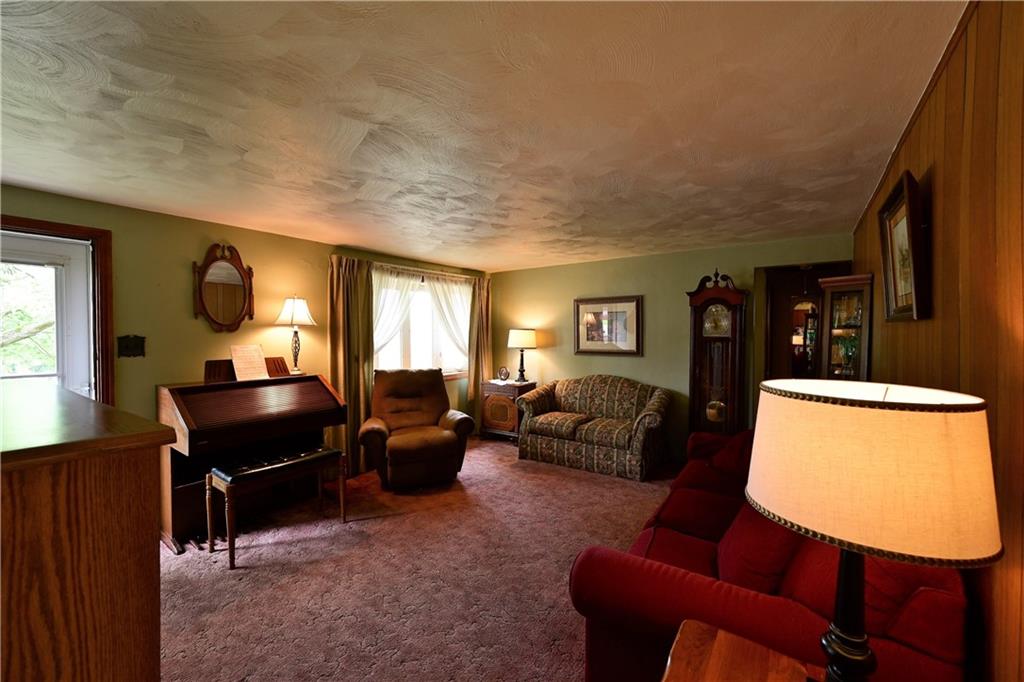 5250 Meadowcrest Road Baldwin, PA 15236 - Photo 5 of 25 Gallery Image 5
