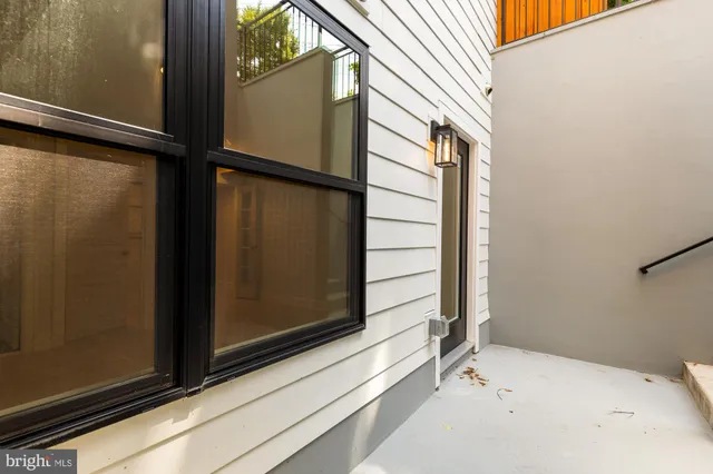 $584,900 | 647 G Street Southeast, Unit 1, Washington, DC 20003