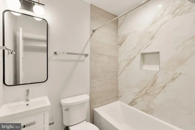 $584,900 | 647 G Street Southeast, Unit 1, Washington, DC 20003