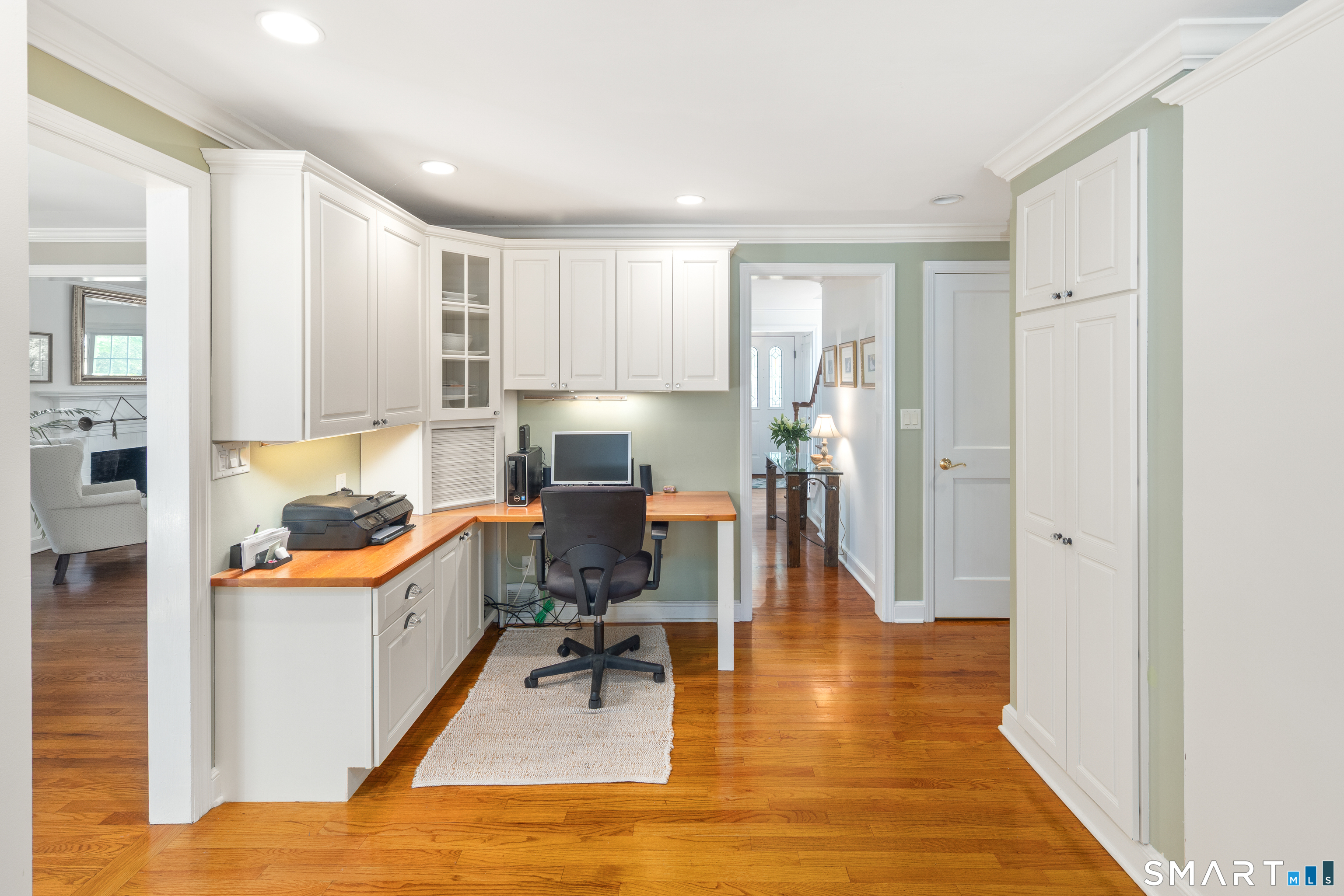 179 Lawrence Road Fairfield, CT 06824 - Photo 10 of 37