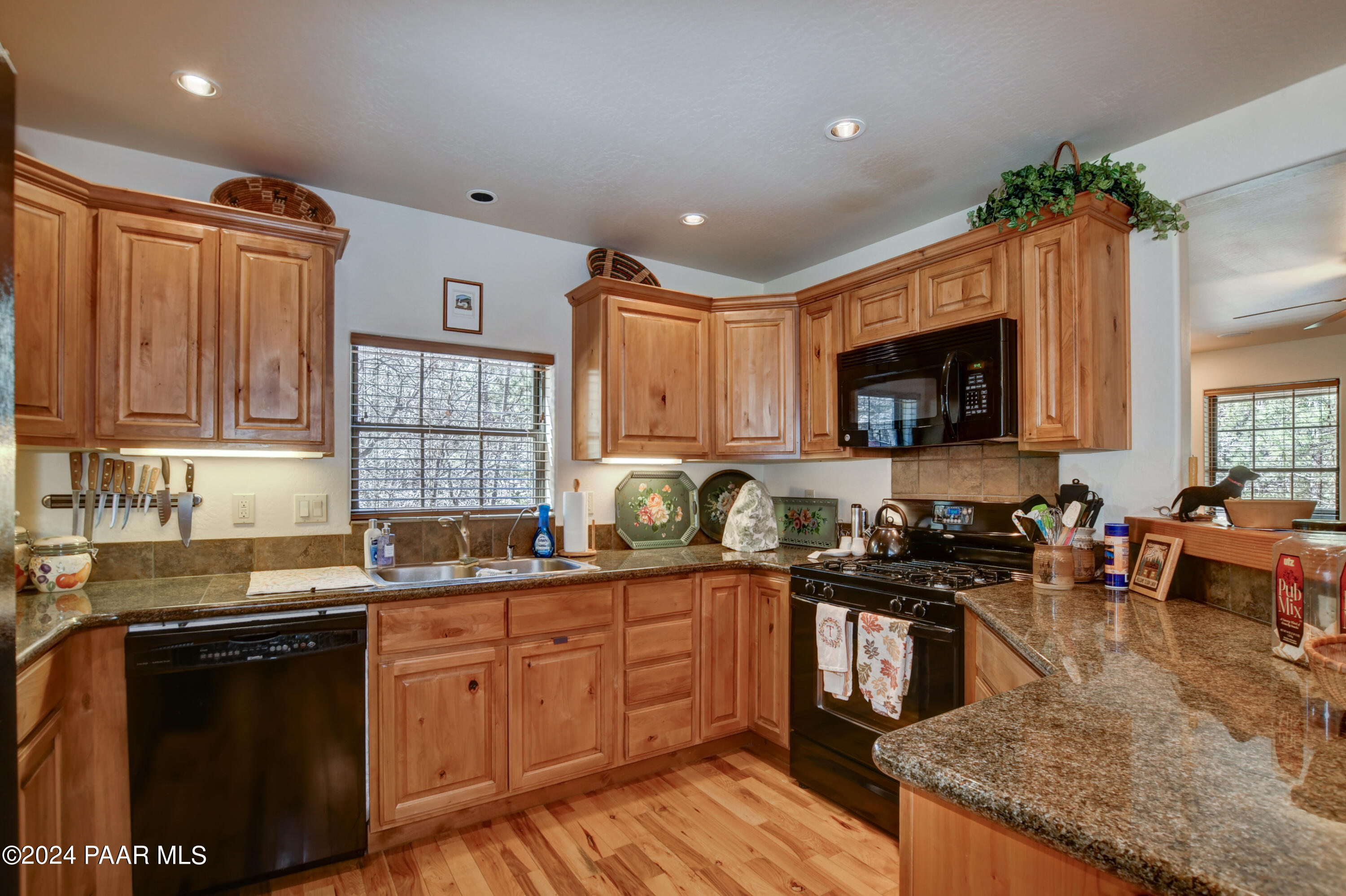 1996 East Empire Road Prescott, AZ 86303 - Photo 8 of 70 Kitchen