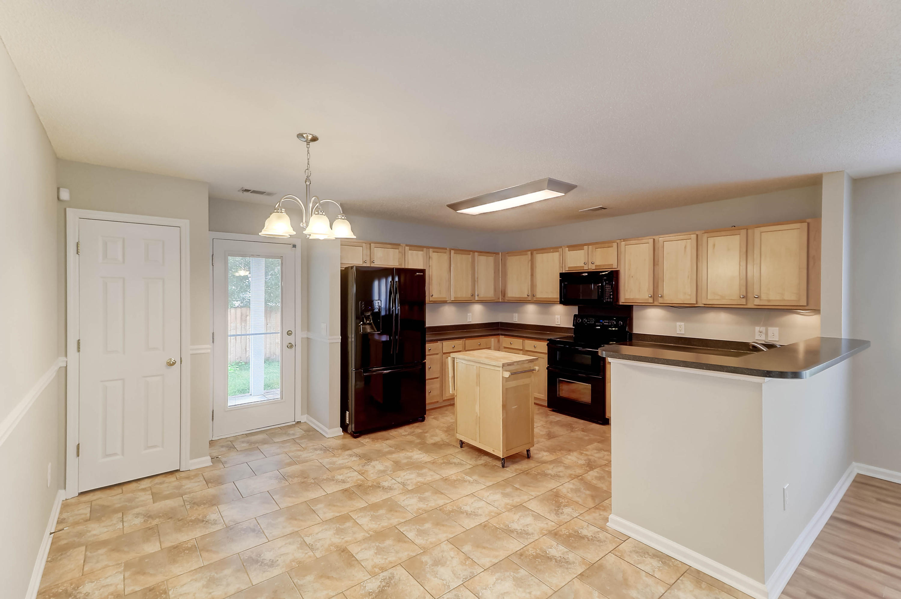 1152 Deerberry Road Hanahan, SC 29410 - Photo 2 of 35 1152 Deerberry (30)