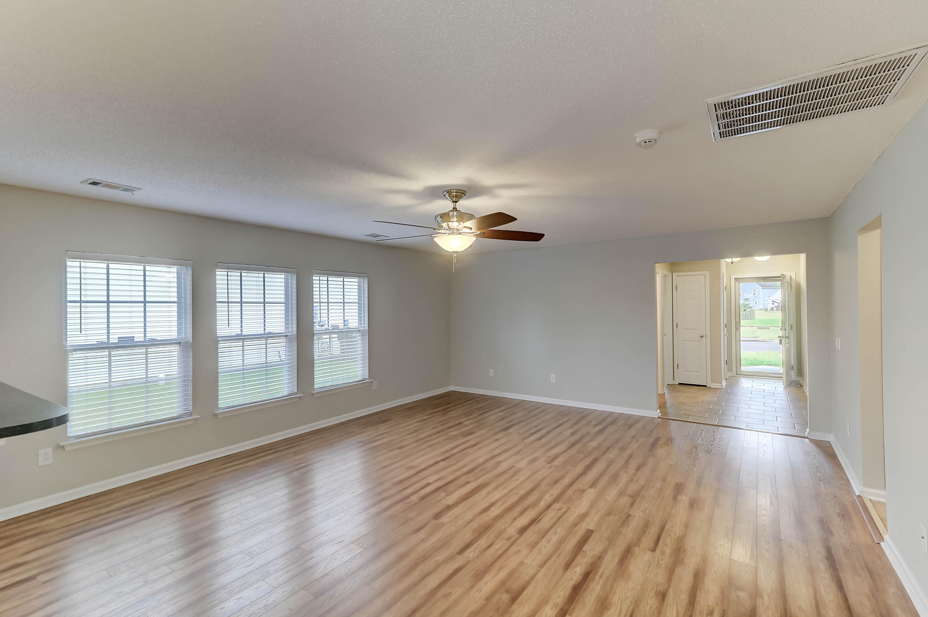 1152 Deerberry Road Hanahan, SC 29410 - Photo 12 of 35 1152 Deerberry (28)