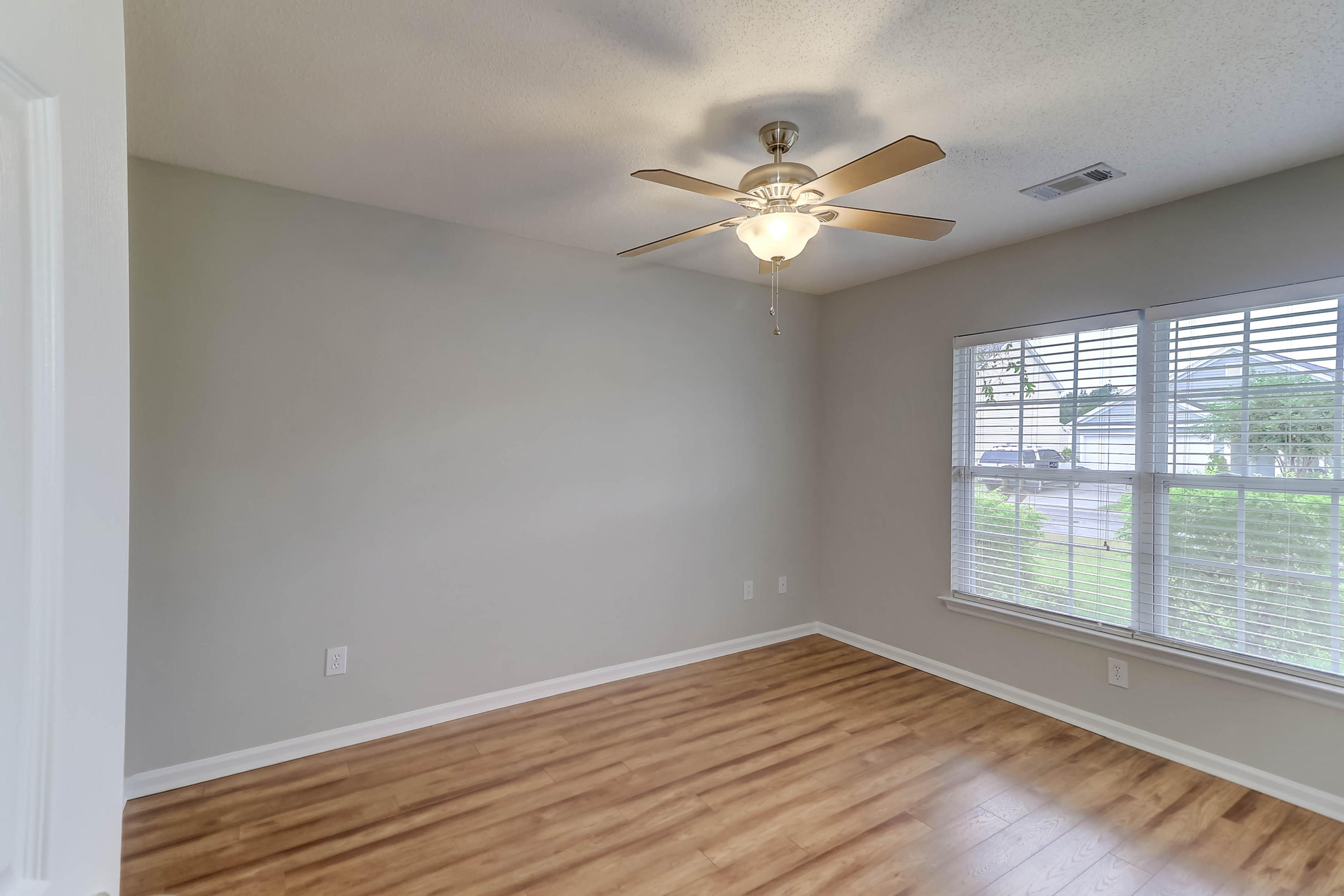 1152 Deerberry Road Hanahan, SC 29410 - Photo 22 of 35 1152 Deerberry (6)