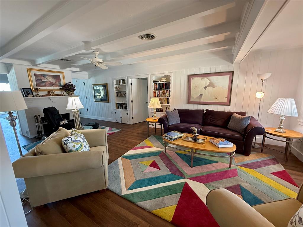 3534 Casey Key Road Nokomis, FL 34275 - Photo 5 of 55 a living room with furniture and a couch