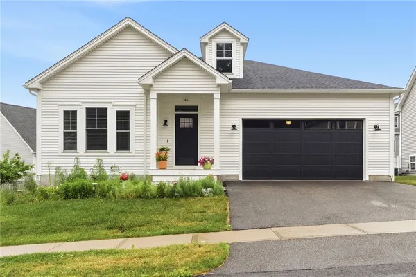 $750,000 | 46 Somerset Circle, North Kingstown, RI 02852