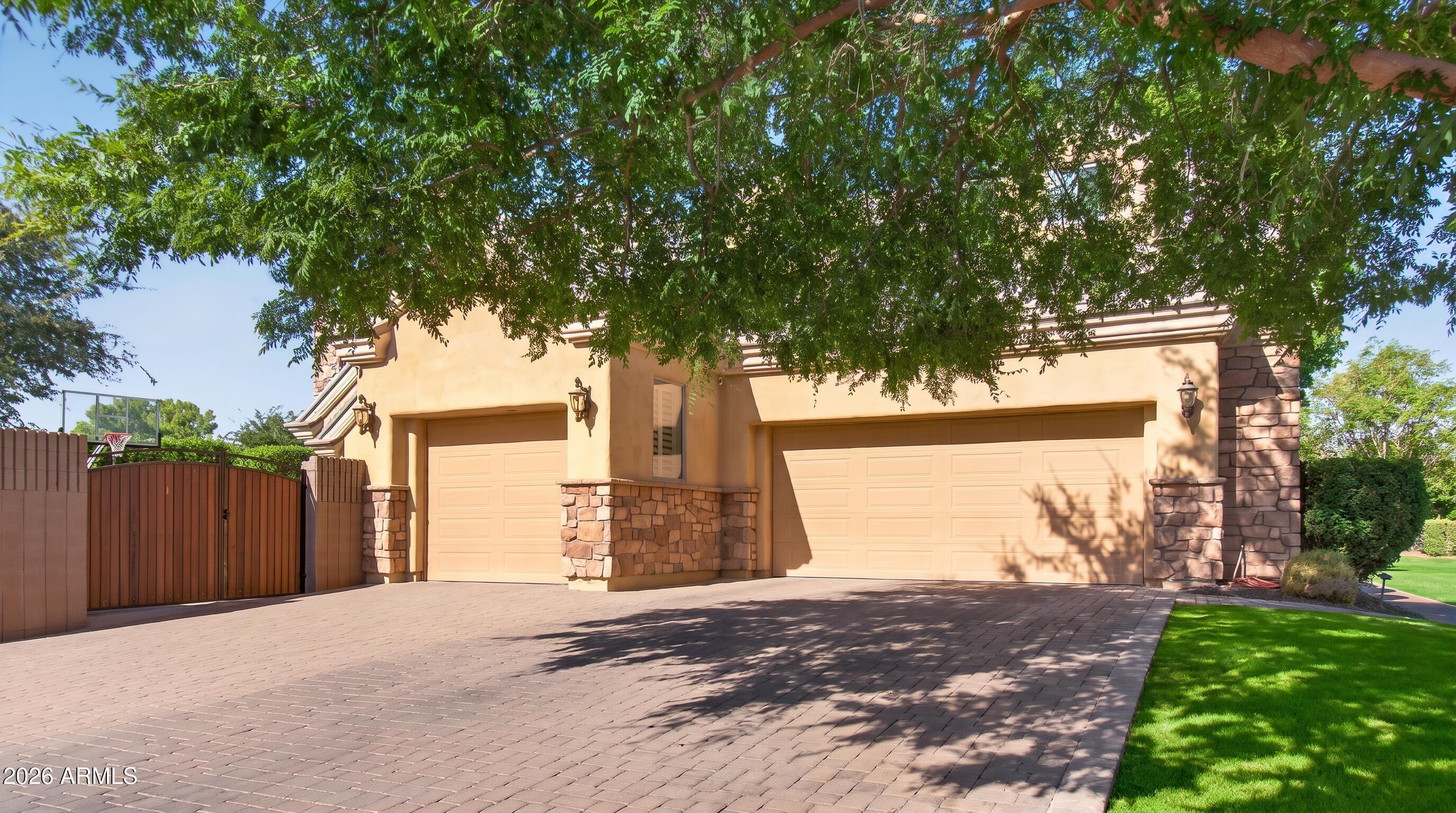 2918 East Waterman Way Gilbert, AZ 85297 - Photo 6 of 113 Garages