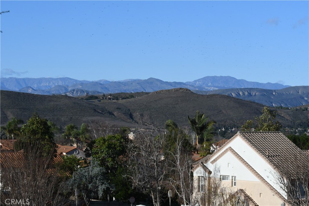 657 Cardinal Ridge Lane, Unit B Simi Valley, CA 93065 - Photo 2 of 28