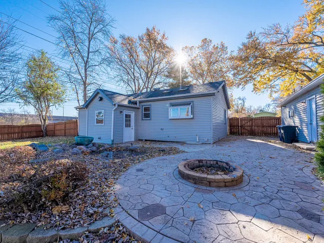 $399,900 | 574 Hitchcock Avenue, Lisle, IL 60532