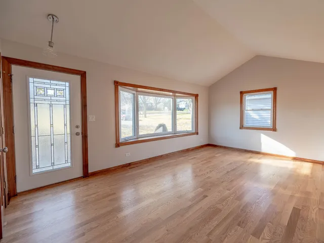 $399,900 | 574 Hitchcock Avenue, Lisle, IL 60532