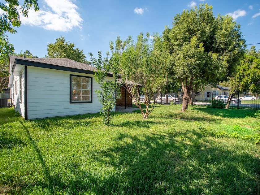 6802 Eastwood Street Houston, TX 77021 - Photo 3 of 16