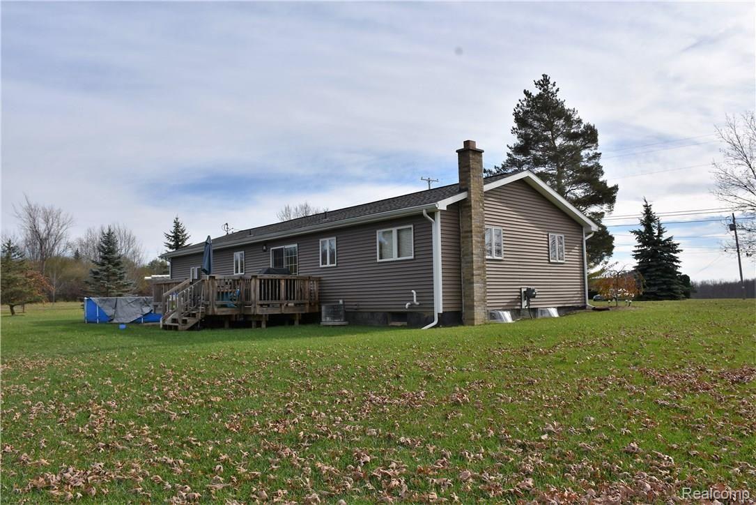 9011 Noblet Road Davison, MI 48423 - Photo 5 of 35 DSC_1010.JPG