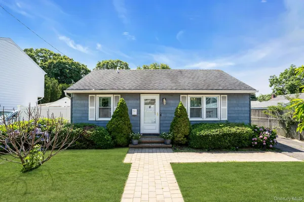 $499,000 | 6 Linton Court, West Babylon, NY 11704