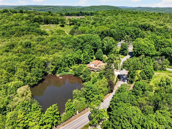 $1,500,000 | 433 Barrett Hill Road, Mahopac, NY 10541